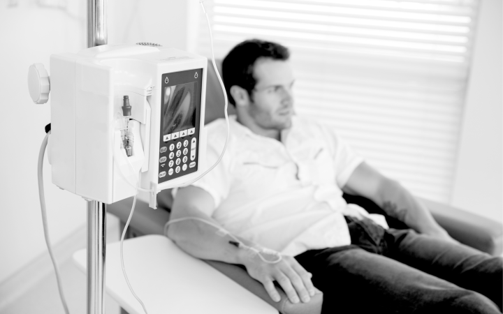 Riscul de deces la bărbații care au cancer de sân este mai mare pentru că boala este depistată în faza avansată a bolii în cele mai multe situații. Foto: Shutterstock