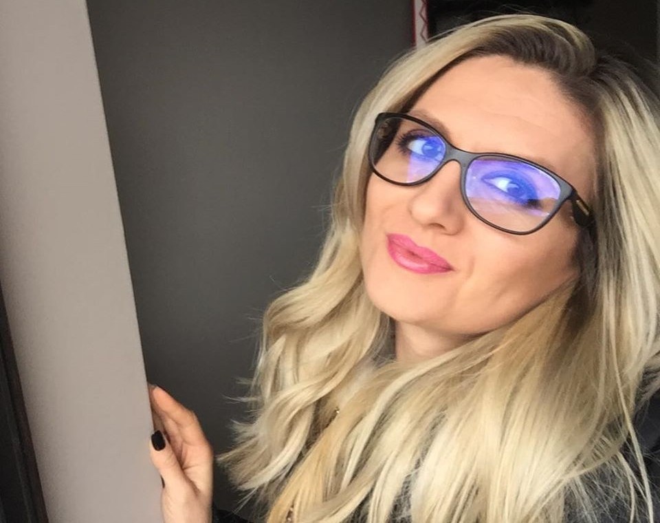 „Mi-am propus nu doar că voi supraviețui cancerului la sân, ci că voi înflori după cancer”. Povestea Cosminei Grigore