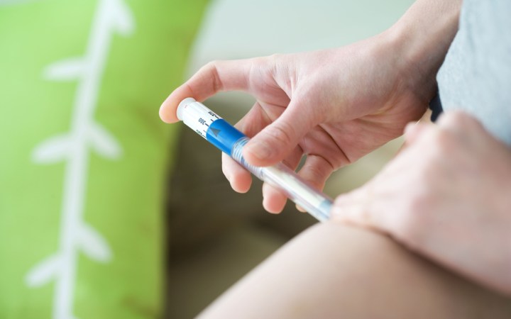Stimularea ovariană trebuie făcute sub supravegherea strictă a medicului. Foto: Shutterstock