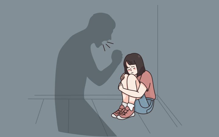 tată abuzându-și emoțional fiica