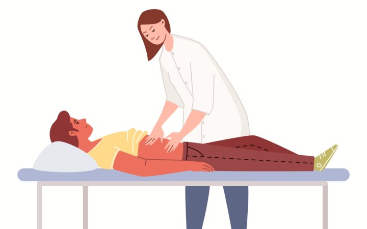 splenomegalie sau splina marita simptome cauze si tratament. medic palpeaza abdomenul unui barbat tanar