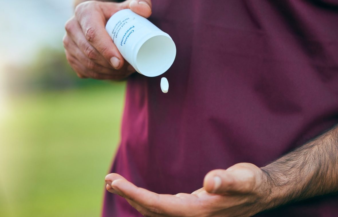 bărbat ia paracetamol