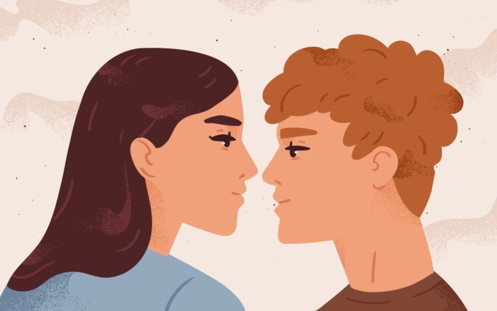 viata sexuala a adolescentilor. doi adolescenti care se privesc in ochi