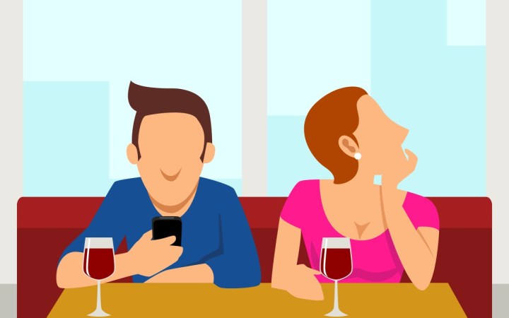 phubbing în relația de cuplu. el pe telefon, ea se plictisește