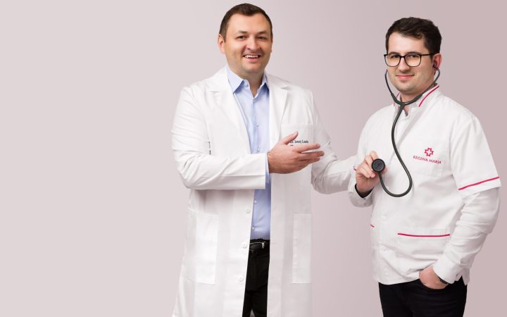 Dr. Ionuț Leahu, medic stomatolog cu competență în Implantologie Orală și Master în Implantologie Orală și Parodontologie, CEO Regina Maria Dental Clinics și dr. Florin Barbu, medic specialist cardiologie în cadrul Rețelei Private de Sănătate Regina Maria.