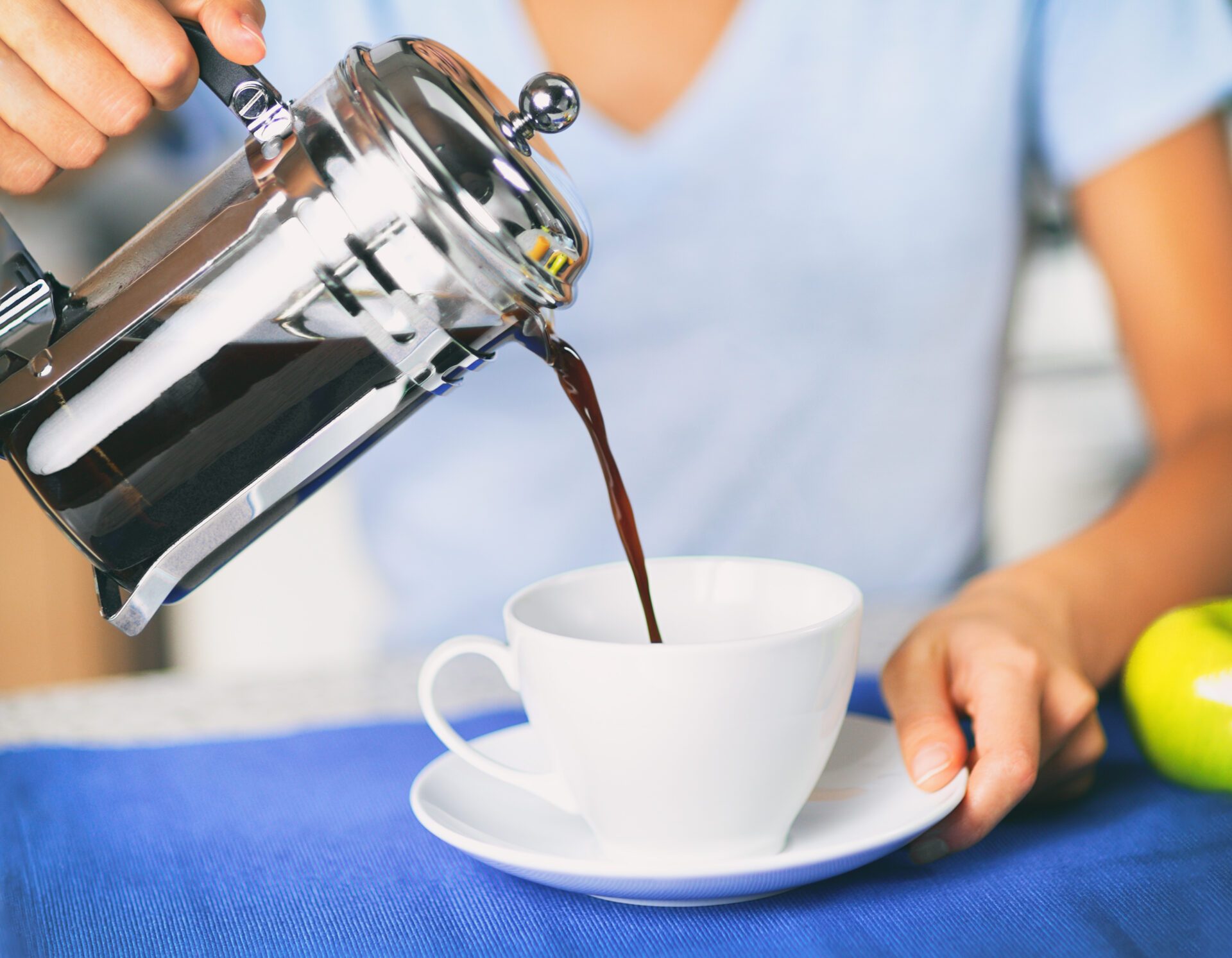 Riscul de cancer esofagian poate crește de trei ori dacă bei cafea sau ceai greșit