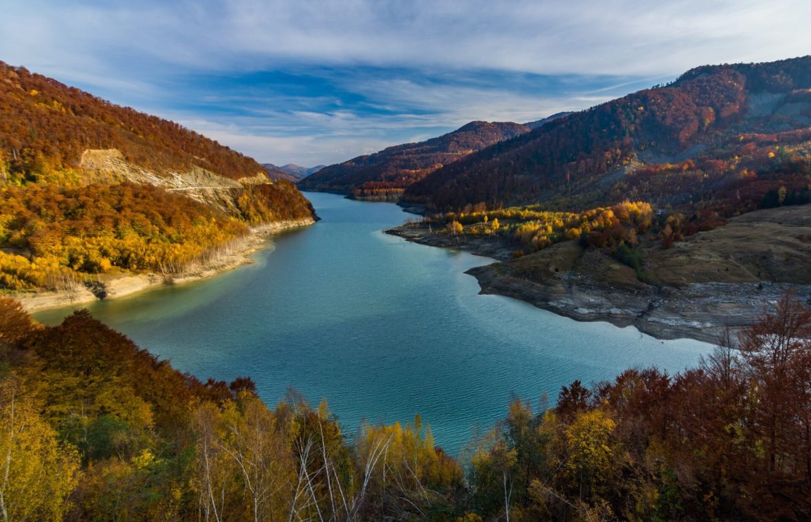 lacul siriu toamna