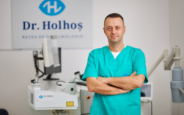 Dr. Holhos in clinica lui