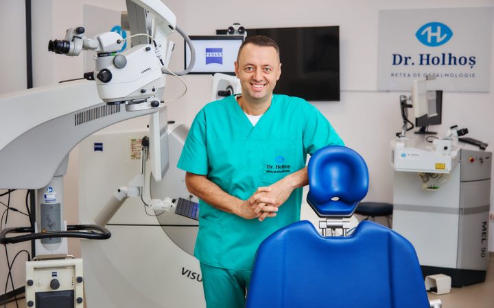 dr. holhoș în cabinet