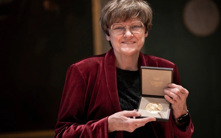Katalin Kariko cu premiul Nobel, in decembrie 2023