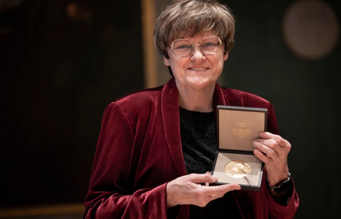 Katalin Kariko cu premiul Nobel, in decembrie 2023