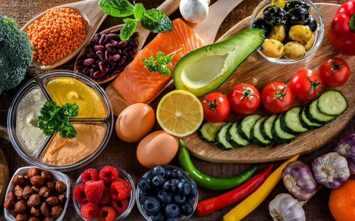legume, fructe, pește - alimentele recomandate în cadrul dietei DASH