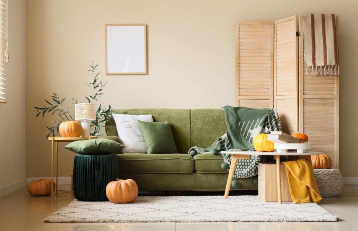 Cum să asortezi canapeaua verde în living? 5 sfaturi de design