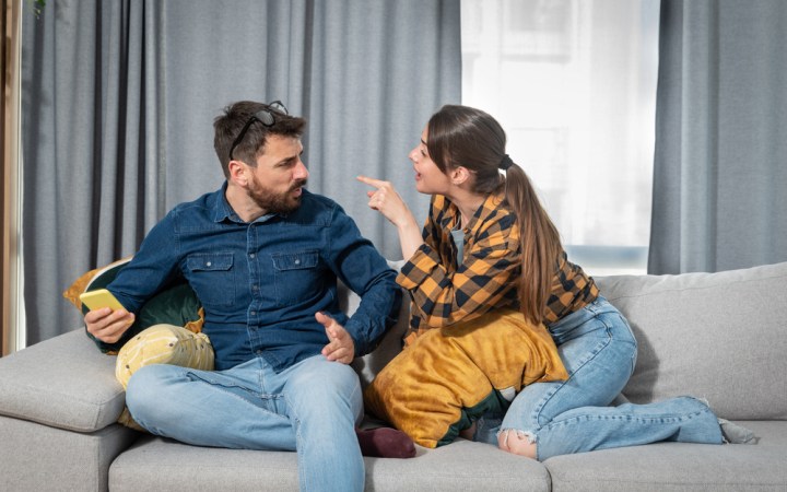 Ceartă cauzată de neîncredere în partener