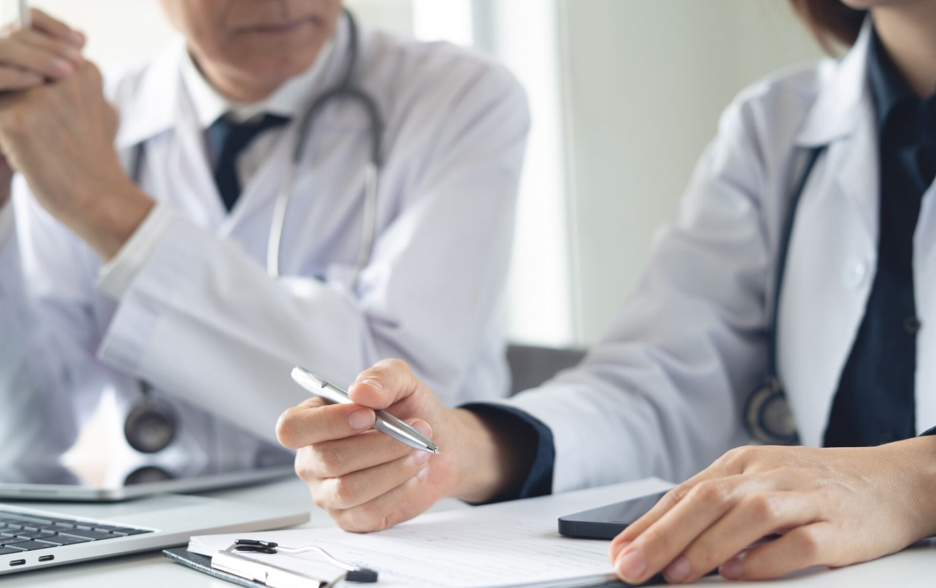 Pacienții cu cancer pot primi gratuit, online, a doua opinie medicală de la o comisie multidisciplinară cu medici de la mai multe spitale
