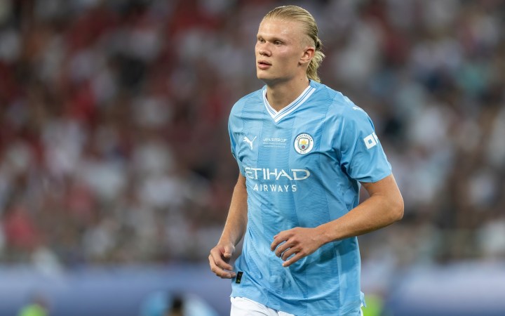 erling haaland în costumul echipei Manchester City