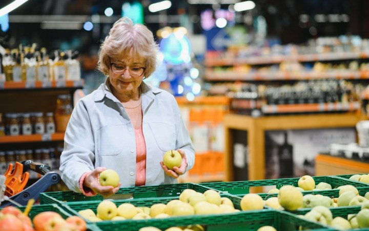 O dietă bogată în legume și fructe ajută la scăderea hipertensiunii și reduce riscul de boli de inimă și accident vascular cerebral. Foto: Shutterstock