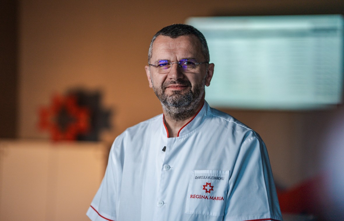 Dr. Alexandru Necula este medic primar în Chirurgie generală, cu competențe în Ecografie și Chirurgie robotică, la Spitalul Regina Maria din Cluj.