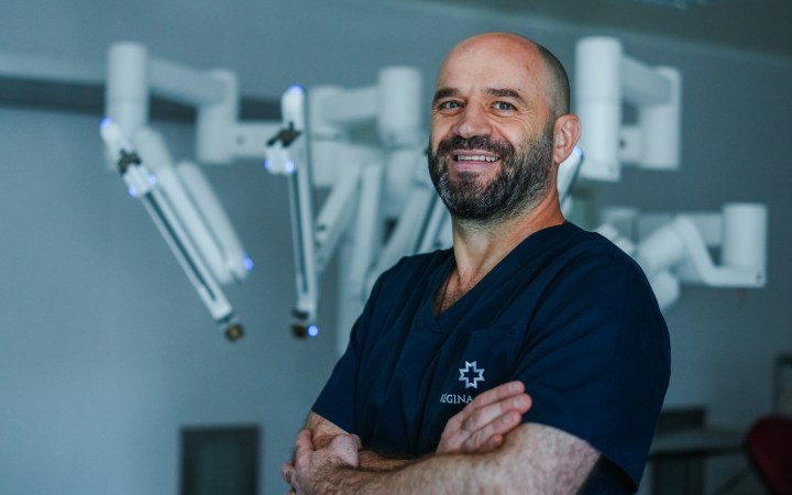 Dr. Decebal Fodor este medic specialist Chirurgie generală în cadrul Spitalului Regina Maria Brașov.